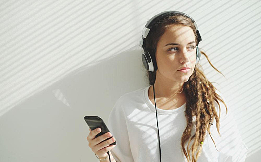 财报辉煌路上,腾讯音乐不能忽视的两大劲敌