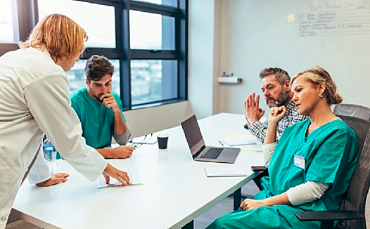 浅析强化品牌调性之互怼式营销!