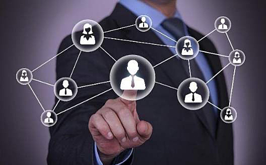 2020新年社交狂想曲:绿洲、朋友谁能赢得未来?