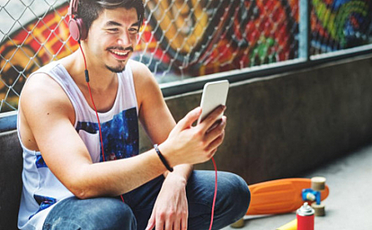 上市后的荔枝FM:“耳朵经济”叫好不叫座