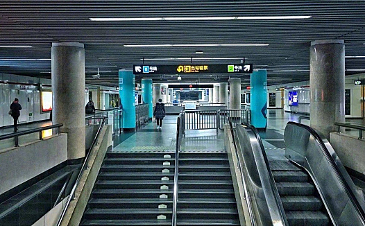 复工首周，风口下的「007」与低谷中的「不得不」