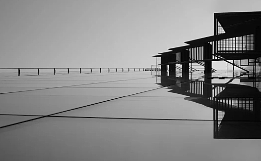 互联网「裘千仞」,总想着华山论剑