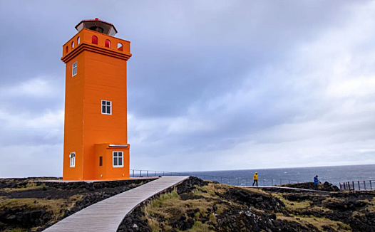 网易云音乐是杭州,腾讯音乐是深圳