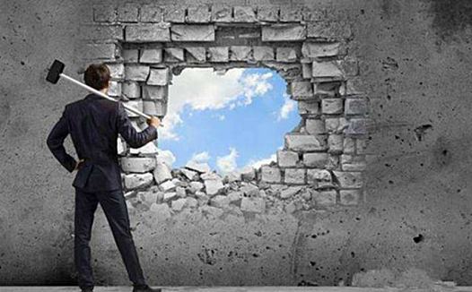 史上首个亏损财年:好未来其实很焦虑