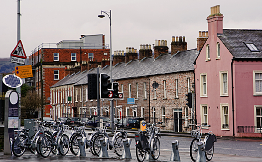 共享单车:三巨头博弈,青桔狂奔“很难”