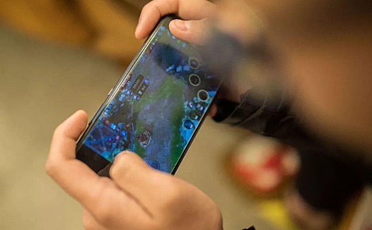 腾讯游戏加速远离“小学生”