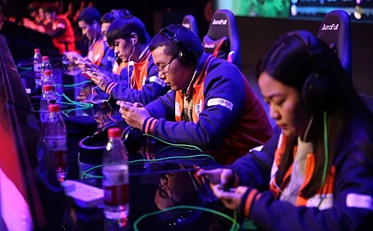 当第一届电竞毕业生走出“象牙塔”后