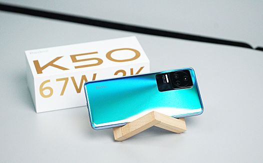 中端手机到底有多卷?3000块有无线充,小米旗舰直瞪眼!