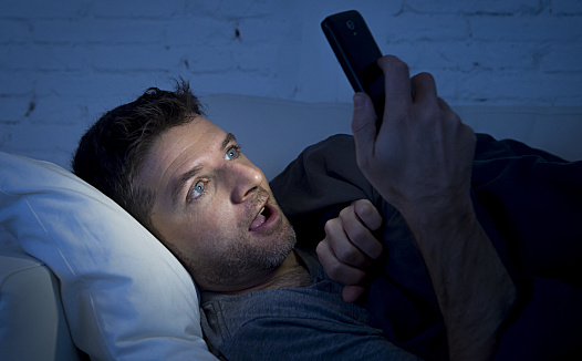 VR/AR直播正规化究竟谁说了算?