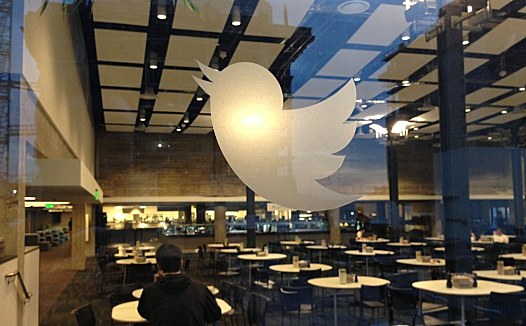 所有人都在等马斯克「出局」