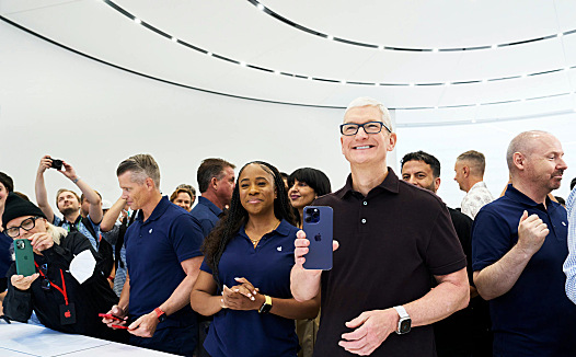 苹果的2022:高处不胜寒