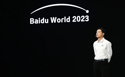 双轮驱动:李彦宏抢得AI原生时代先机